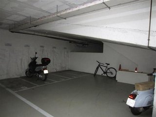 Garaje en alquiler en Eixample Nord – La Devesa en Girona