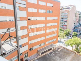 Oficina en alquiler en La Bordeta en Barcelona