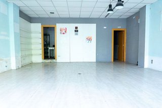 Local comercial en alquiler en La Granja en Zaragoza