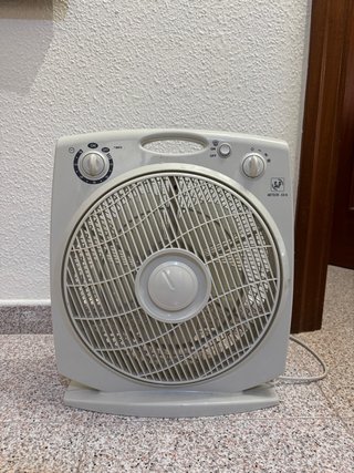Ventilador de sobremesa gris