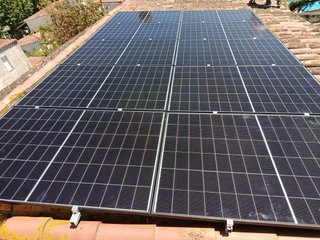 Placas solares, baterias, etc
