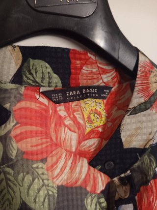 Blusón Zara Talla XS amplio.Estampado Floral