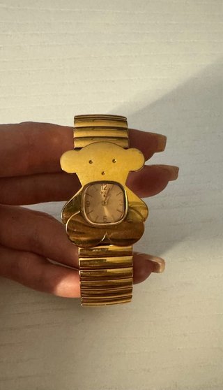 Relojes variados de diferentes marcas.