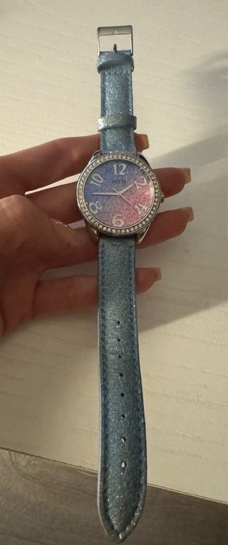 Relojes variados de diferentes marcas.