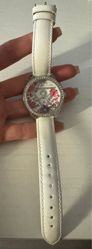 Relojes variados de diferentes marcas.