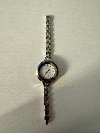 Relojes variados de diferentes marcas.