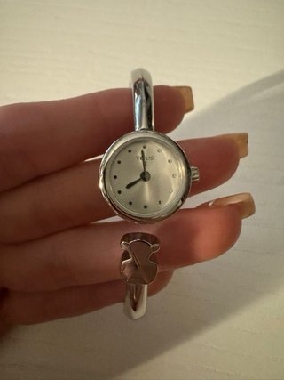 Relojes variados de diferentes marcas.