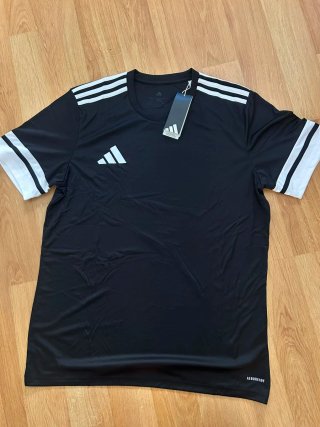 Camiseta Adidas Deportiva Roja y Blanca