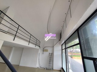 Local comercial en alquiler en Montigalà -Sant Crist en Badalona