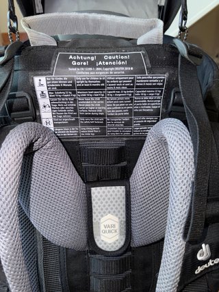 Mochila Portabebés Montaña y Paseo DEUTER KIT
