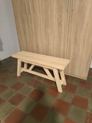 Banco rústico de madera