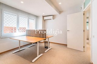 Oficina en alquiler en Les Tres Torres en Barcelona