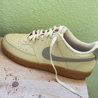 Nike Beige/Gris Zapatilla Deportiva