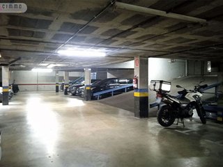 Garaje en venta en Les Corts en Barcelona