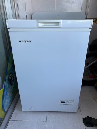 Congelador Aspes ACH1103 poco uso