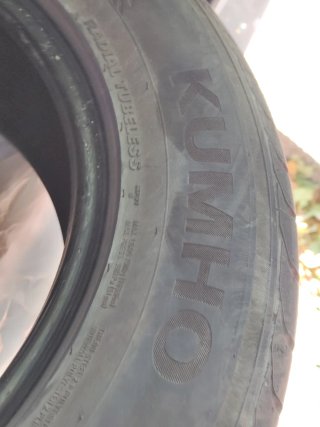 Un Neumático Kumho 215/65 R16 98H