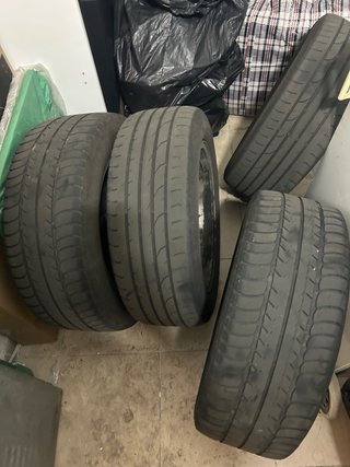 Llantas Audi. Con neumáticos