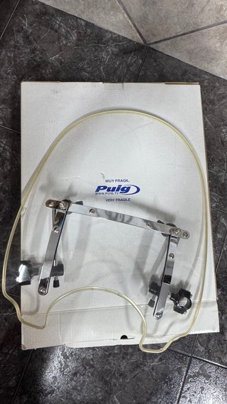 Pantalla Puig Universal Moto/Scooter Negra