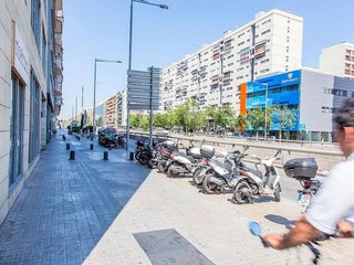 Oficina en alquiler en La Bordeta en Barcelona