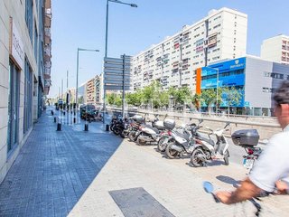 Oficina en alquiler en La Bordeta en Barcelona