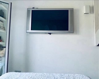 TV Philips 32” LCD Plata
