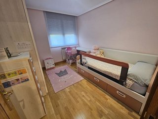 Piso en venta en Portillejo - Valdegastea en Logroño