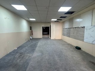 Local comercial en alquiler en Les Arenes - La Grípia  Can Montllor en Terrassa