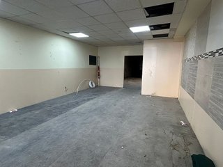 Local comercial en alquiler en Les Arenes - La Grípia  Can Montllor en Terrassa