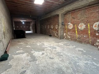 Local comercial en alquiler en Les Arenes - La Grípia  Can Montllor en Terrassa