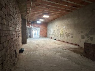 Local comercial en alquiler en Les Arenes - La Grípia  Can Montllor en Terrassa