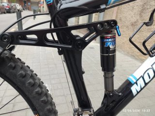 Bicicleta Mondraker Foxy Negra y Azul