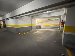 Garaje en alquiler en Les Tres Torres en Barcelona