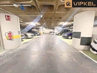 Garaje en alquiler en Cuatro Caminos - Plaza de la Cubela en Coruña (A)