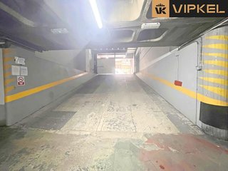 Garaje en alquiler en Cuatro Caminos - Plaza de la Cubela en Coruña (A)