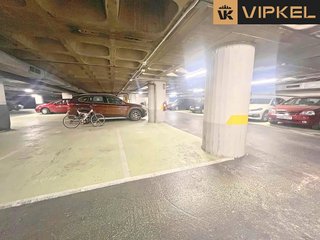 Garaje en alquiler en Cuatro Caminos - Plaza de la Cubela en Coruña (A)