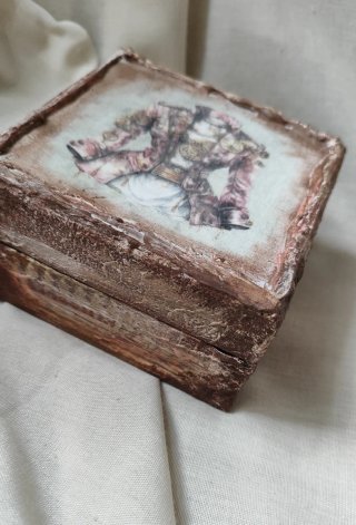 Caja decorada estilo Steampunk