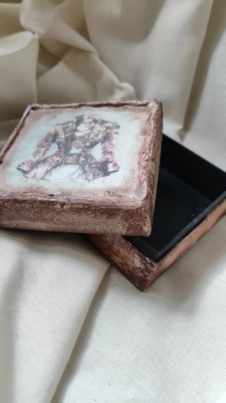 Caja decorada estilo Steampunk