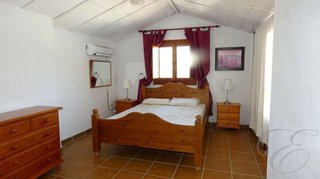 Cortijo en venta en Iznájar