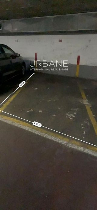 Garaje en venta en La Nova Esquerra de l'Eixample en Barcelona