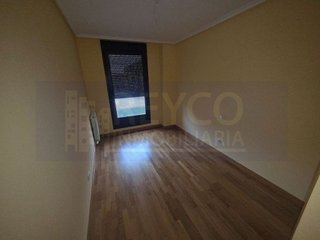 Piso en venta en Portillejo - Valdegastea en Logroño