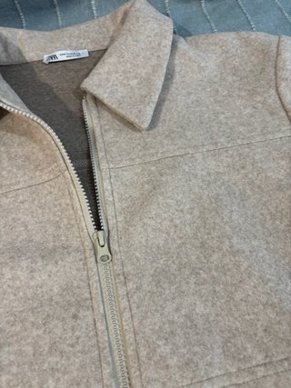 Chaqueta Zara Crop Beige