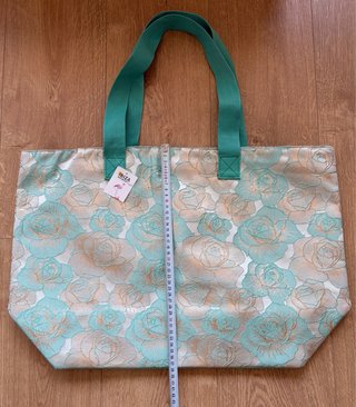 Bolso de playa con estampado floral