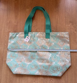 Bolso de playa con estampado floral