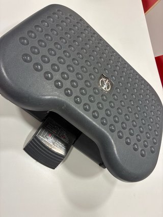 Reposapiés ergonómico con relieve