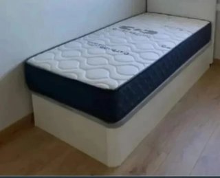Canapés y colchónes nuevos en liquidación urgente