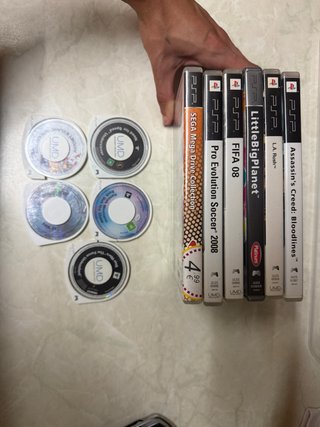 PSP 2004 Negra + Assassin's Creed + Cargador