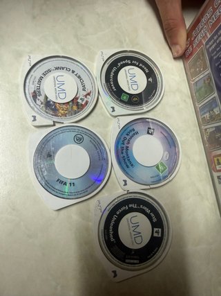 PSP 2004 Negra + Assassin's Creed + Cargador