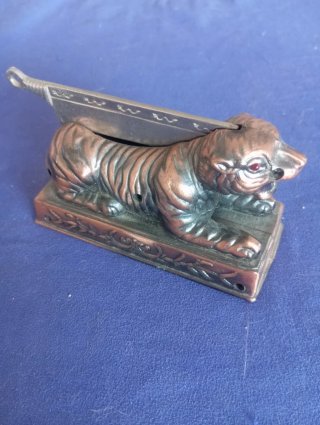 Mechero antiguo vintage tigre