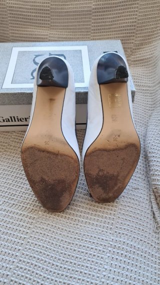 Zapatos de piel Vivar  blancos