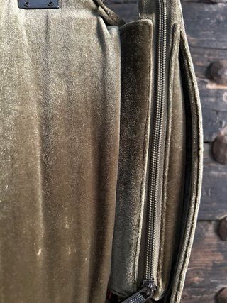 Bolso de terciopelo verde y plateado